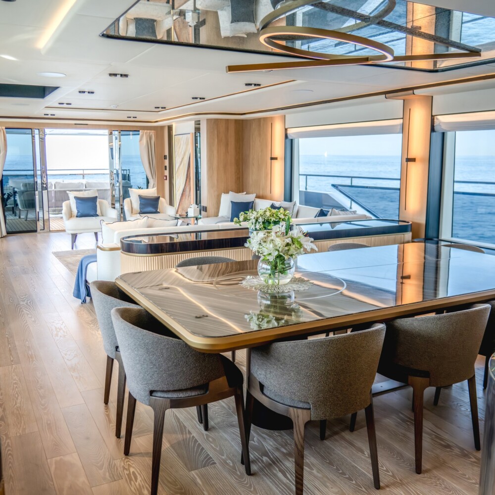 Majesty 112 Terrace Dining 